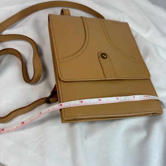 PERLINA Vintage Tan Leather Crossbody Wallet Bag - Picture 9 of 9
